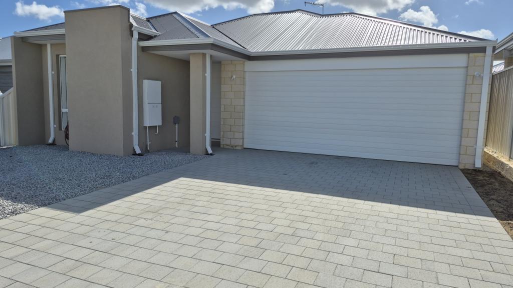 4 Carousel Loop, Brabham, WA 6055