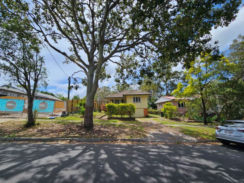 24 Chadwick St, Tarragindi, QLD 4121