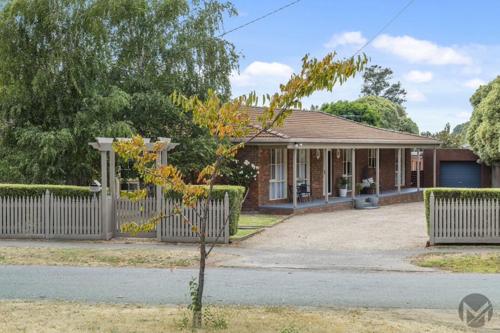 60 Main St, Romsey, VIC 3434