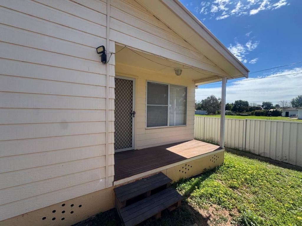 2/98 Officers Pde, Condobolin, NSW 2877