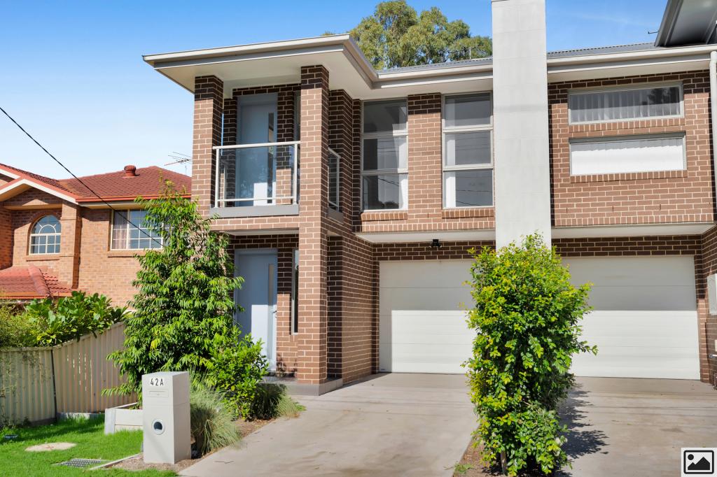 42a Brenda St, Ingleburn, NSW 2565