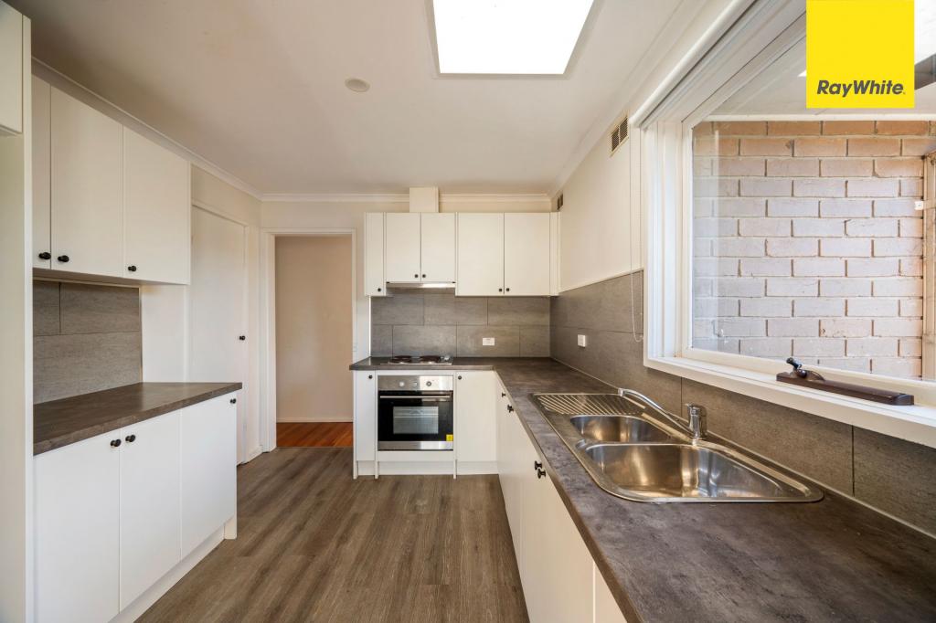 2 Dalton Dr, Melton South, VIC 3338