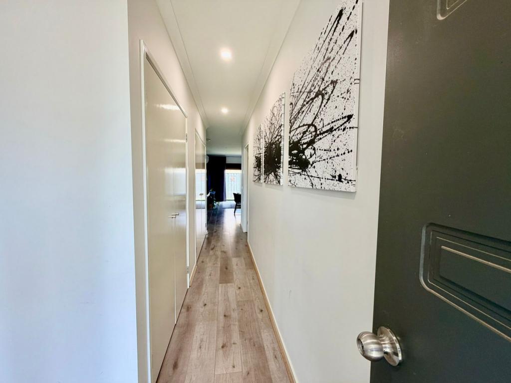 23 Oakham St, Donnybrook, VIC 3064