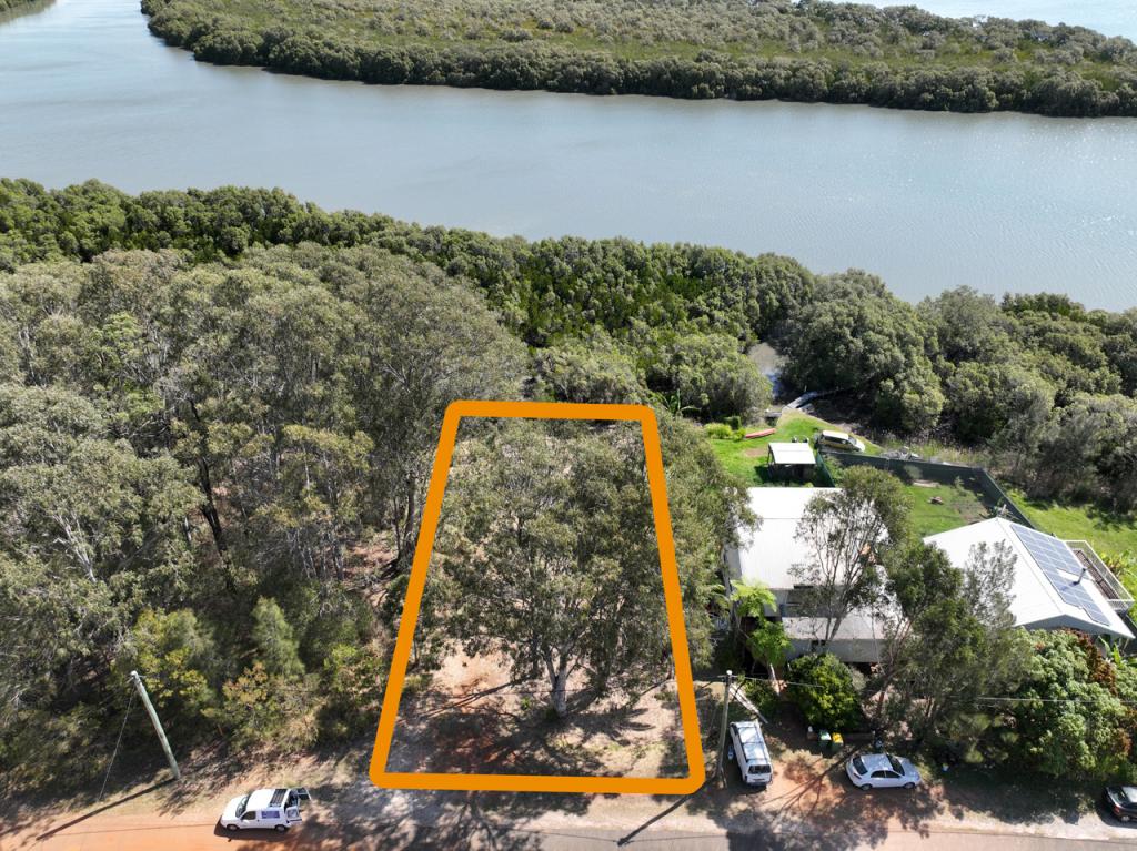 150 Palm Beach Rd, Russell Island, QLD 4184