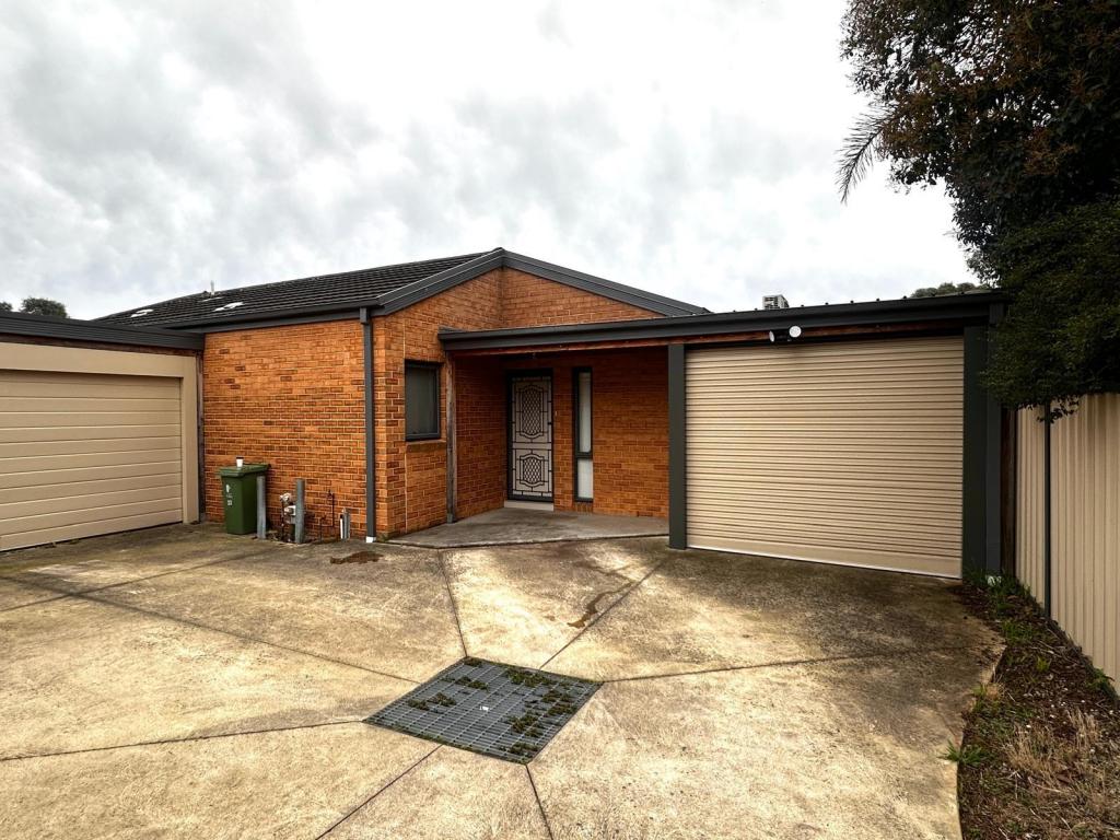 2/23 BLACKWOOD DR, HAMPTON PARK, VIC 3976