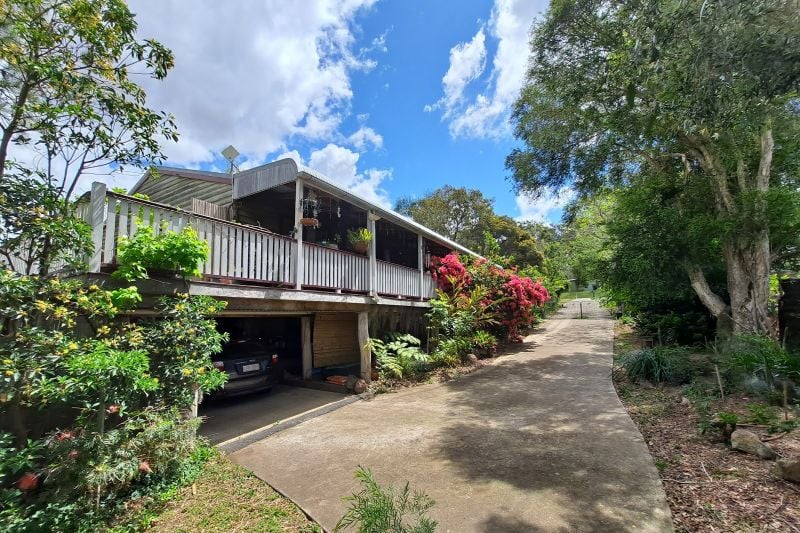 37 Railway Tce, Crows Nest, QLD 4355