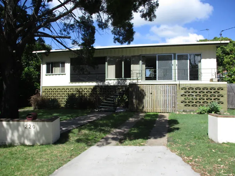 220 Esplanade, Pialba, QLD 4655
