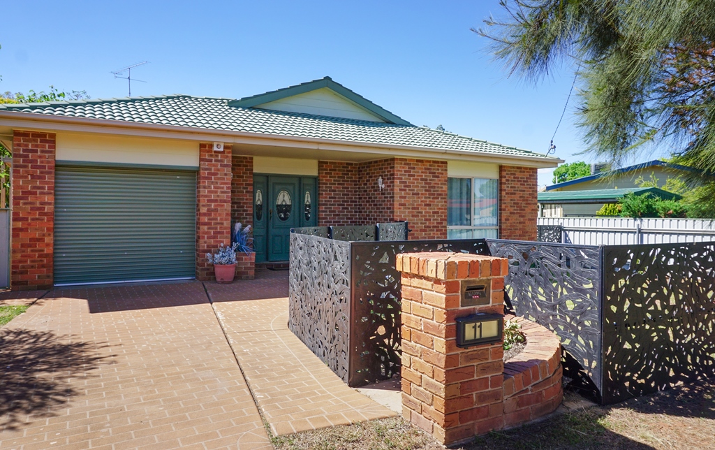 11 Belar St, West Wyalong, NSW 2671