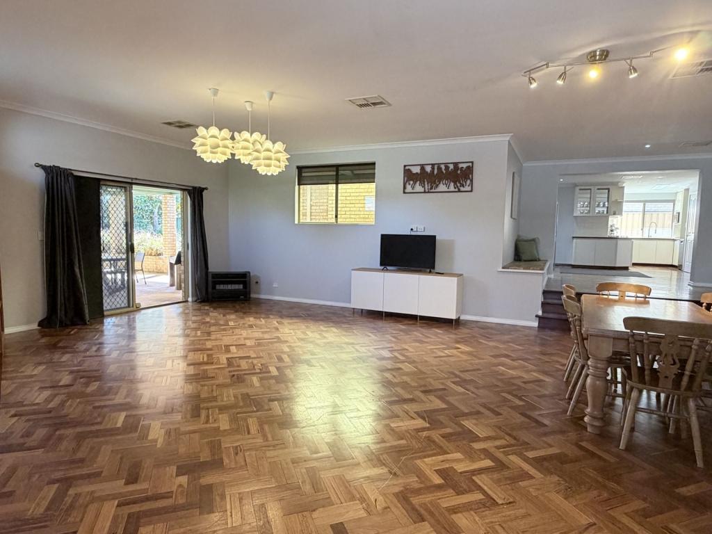 16 Gazelle Pl, Marangaroo, WA 6064