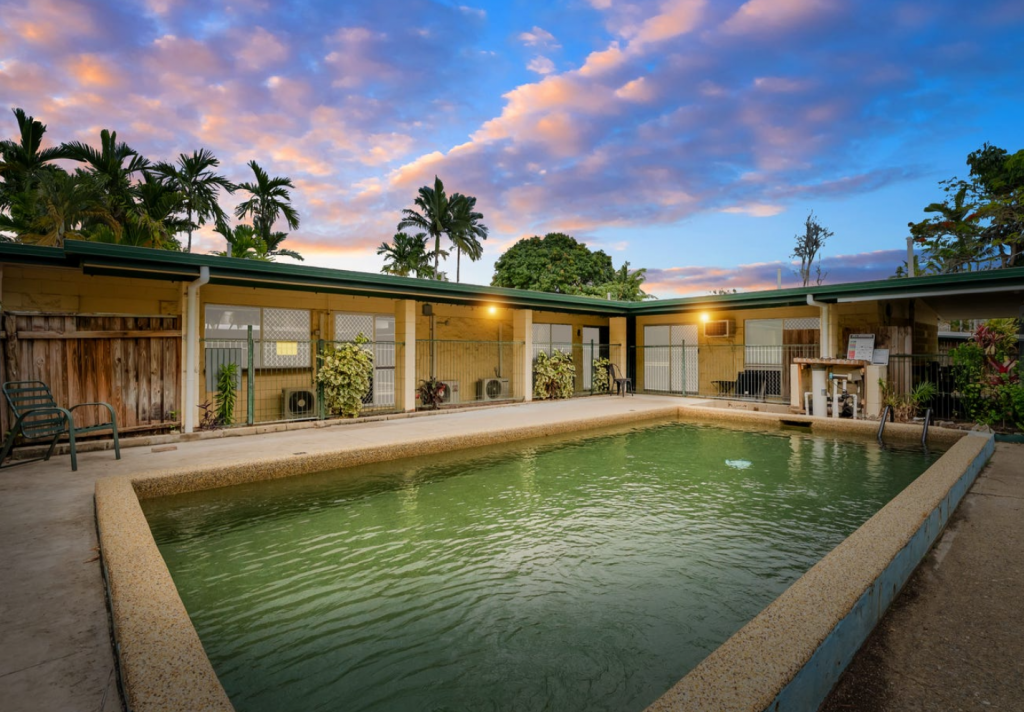 8/379-385 Mayers St, Edge Hill, QLD 4870