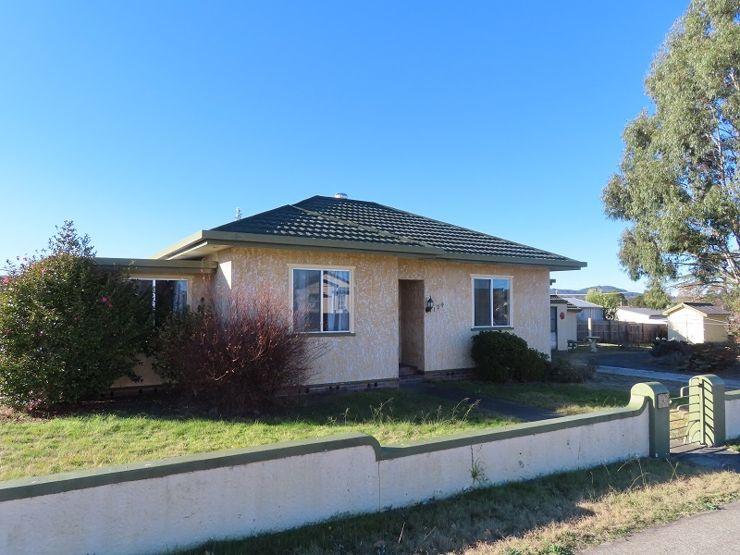 134 FOLKESTONE ST, STANTHORPE, QLD 4380