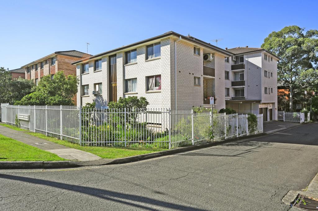 9/4 Forbes St, Warwick Farm, NSW 2170