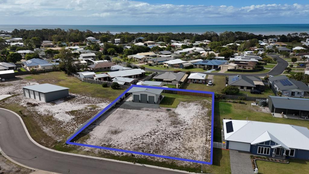 7 MUSTANG WAY, BURRUM HEADS, QLD 4659
