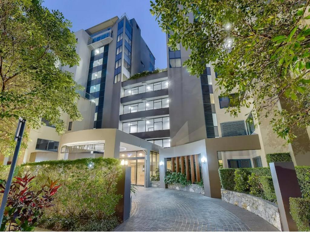 307/21 Patrick Lane, Toowong, QLD 4066