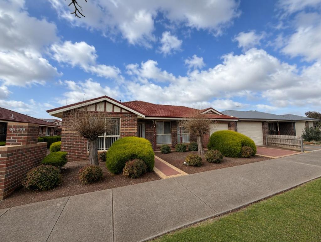2/96 Thames Bvd, Werribee, VIC 3030