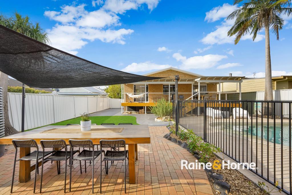 11 Boongala Ave, Empire Bay, NSW 2257