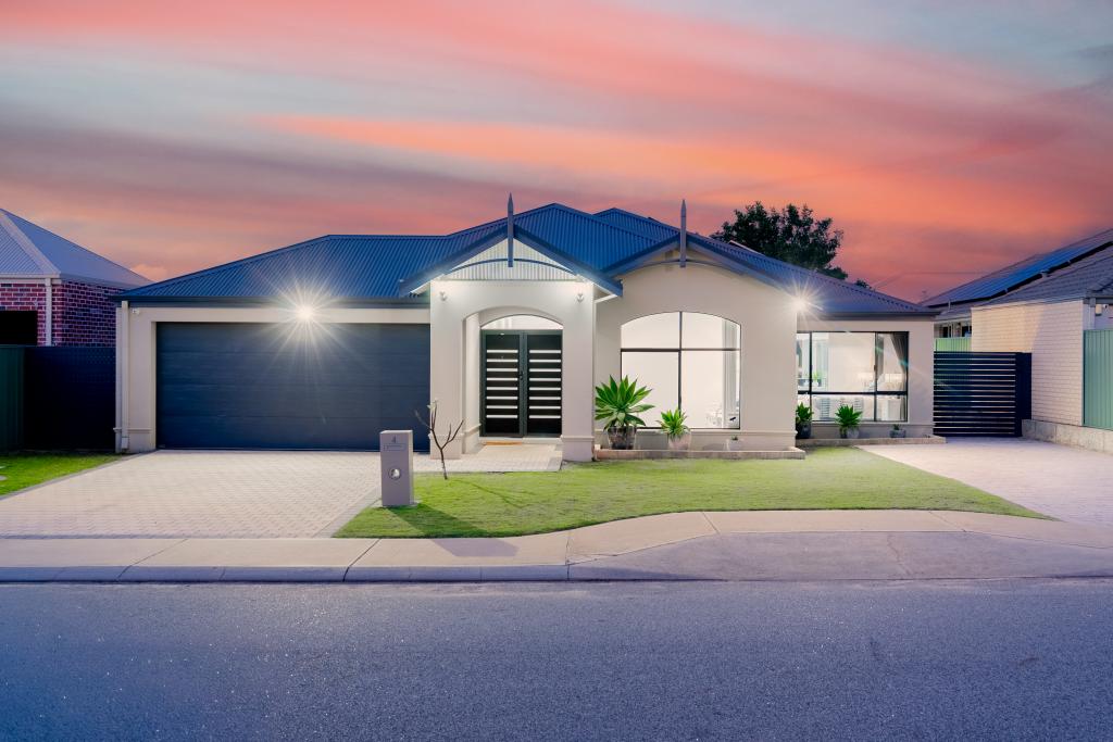 4 Lefay Crss, Wattle Grove, WA 6107