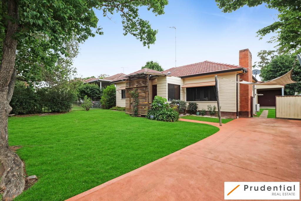 13 Bland St, Bradbury, NSW 2560