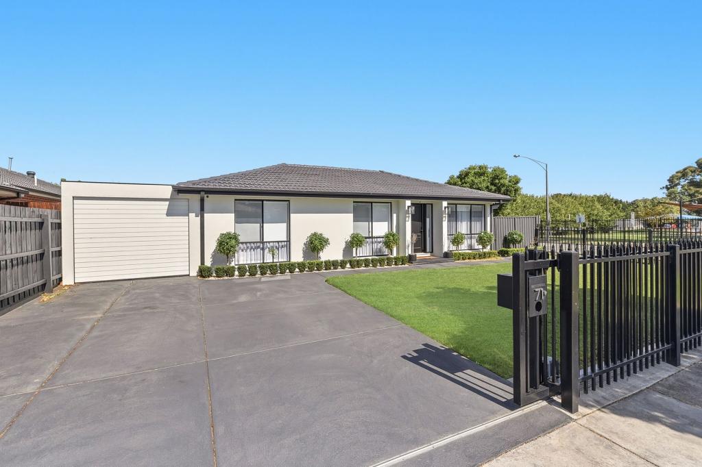 71 Crossdale Rise, Endeavour Hills, VIC 3802