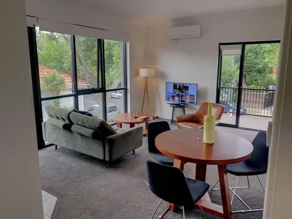 4/24a Dickens St, Elwood, VIC 3184