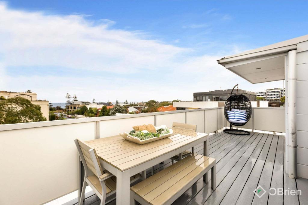 8/4 Small St, Hampton, VIC 3188