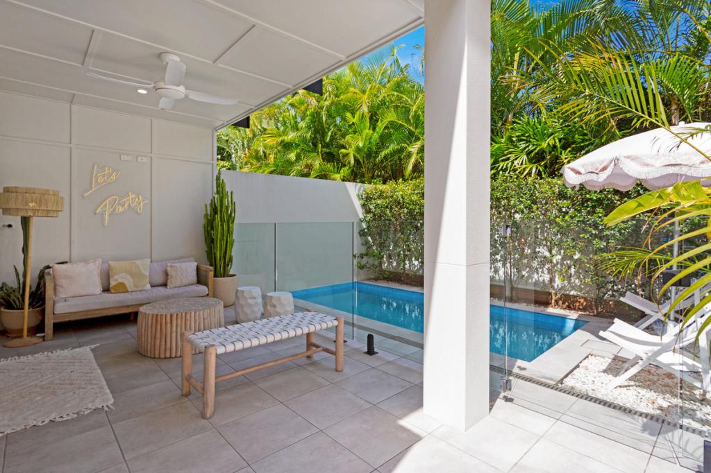 2/76 Seagull Ave, Mermaid Beach, QLD 4218