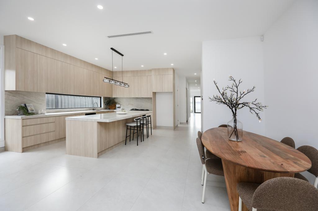 10 Carramar Way, Greenvale, VIC 3059