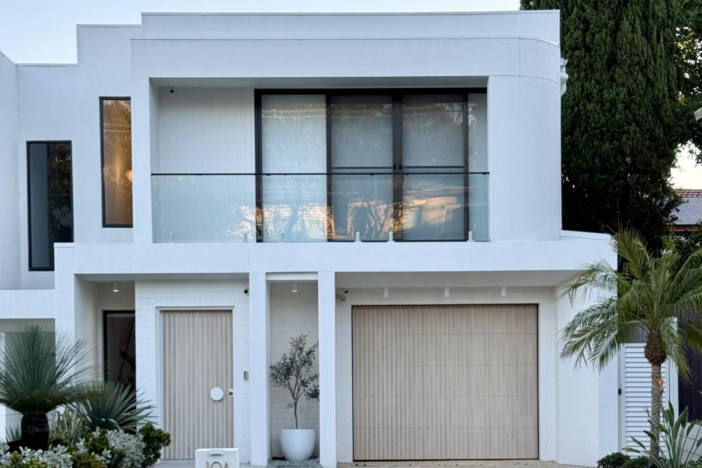 10a Yvonne Cres, Georges Hall, NSW 2198