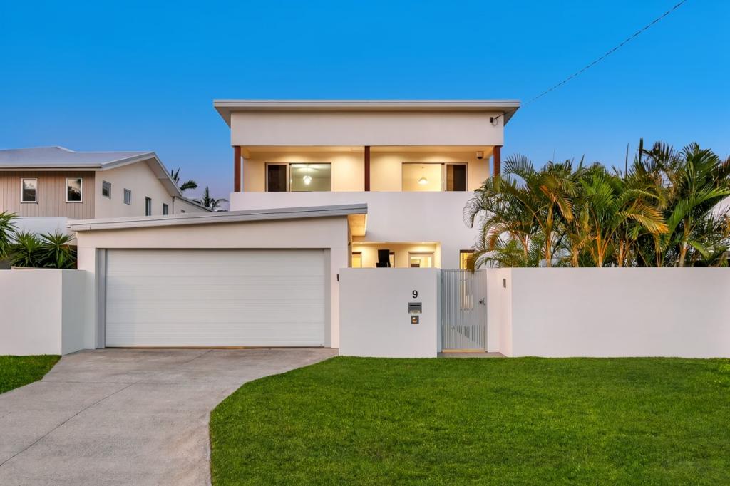 9 Plover Ave, Paradise Point, QLD 4216