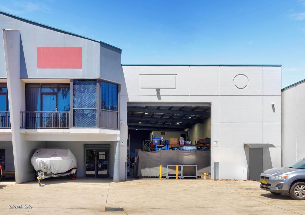 2/6 SAMANTHA PL, SMEATON GRANGE, NSW 2567