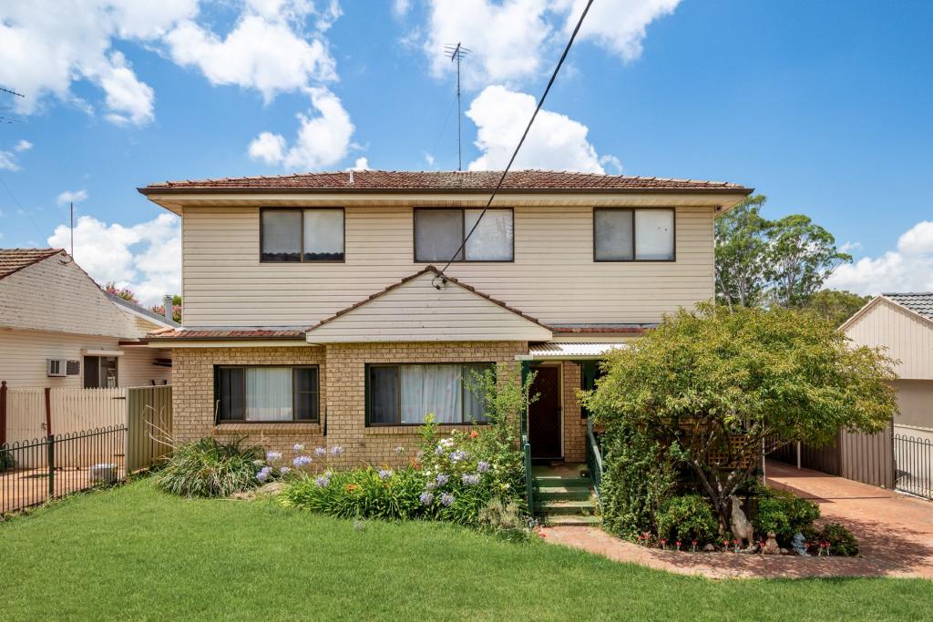 28 College Rd, Campbelltown, NSW 2560
