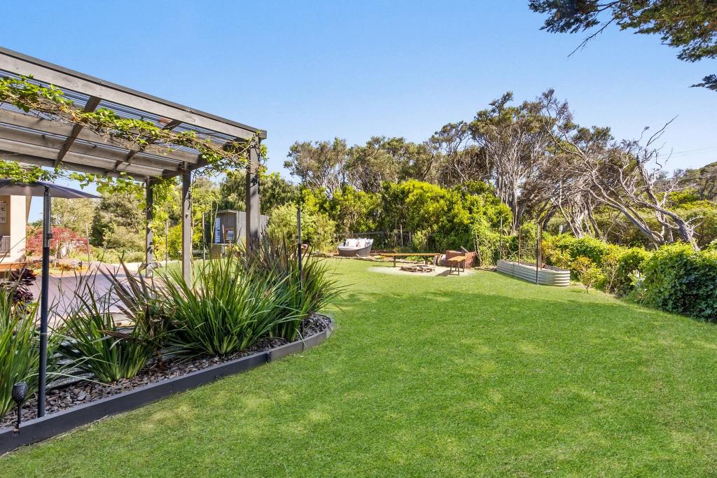 1 BASS MEADOWS BVD, ST ANDREWS BEACH, VIC 3941