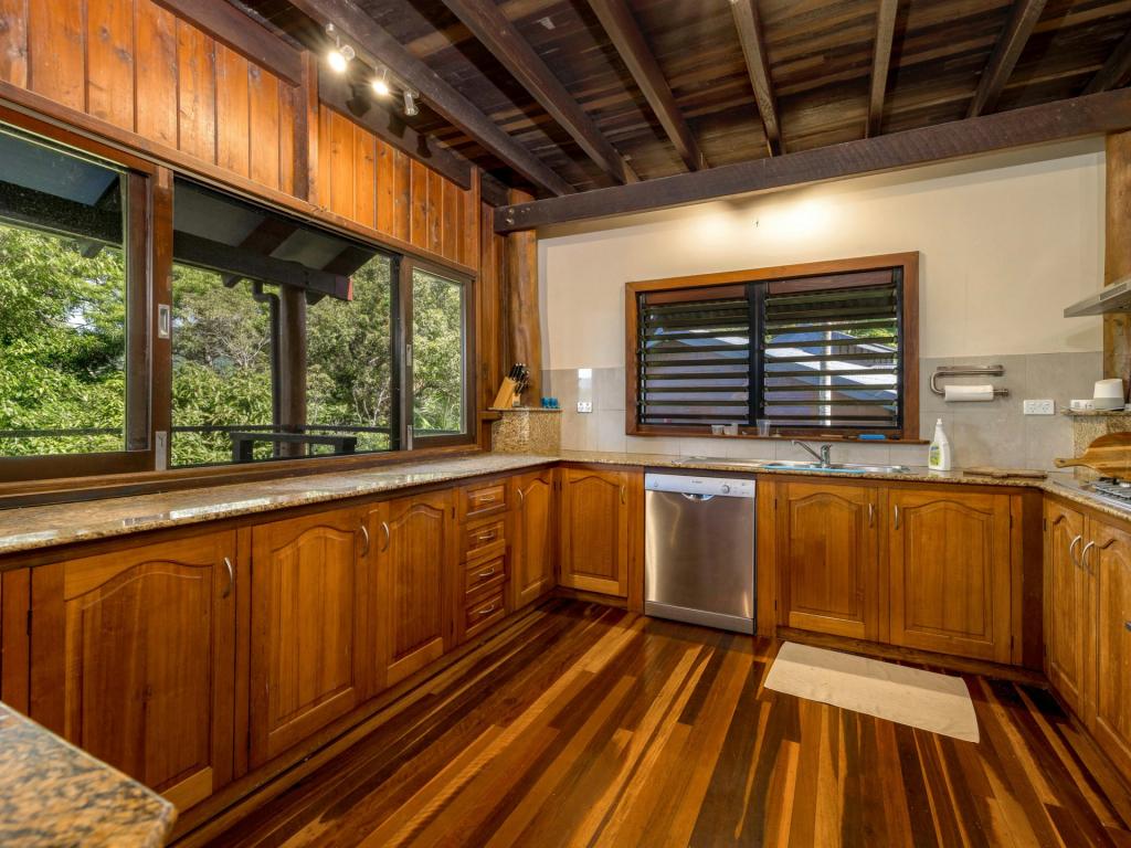 137 Sydney St, Bayview Heights, QLD 4868