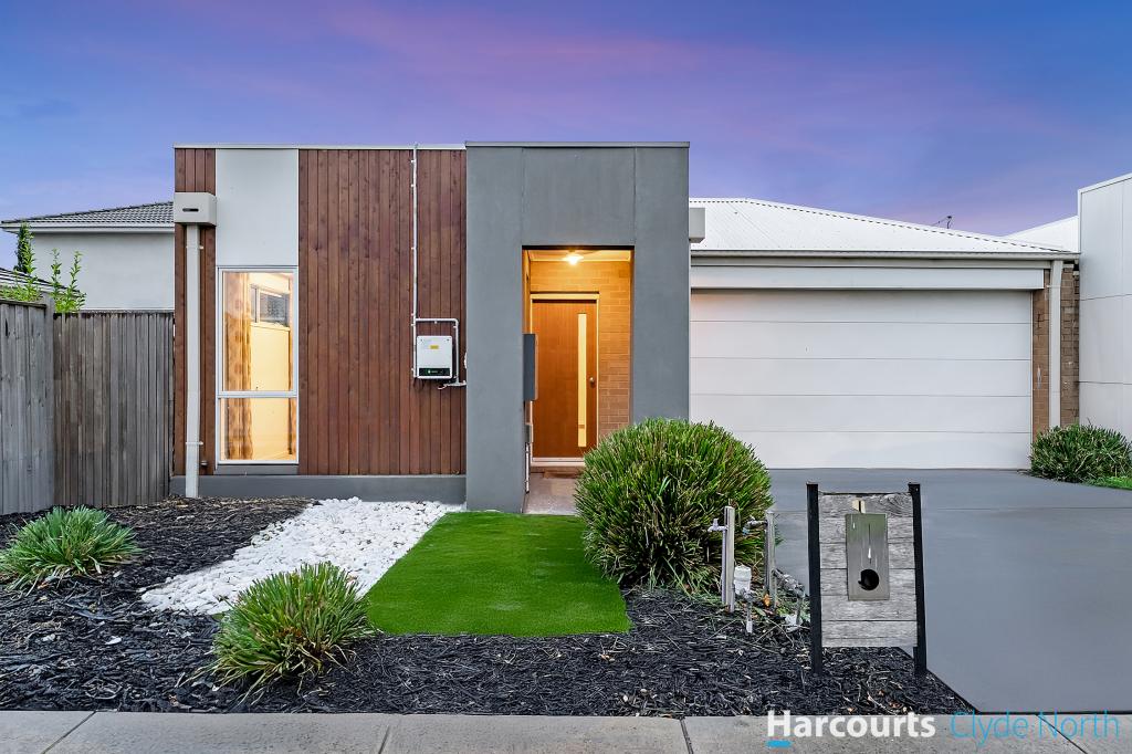 14 Saloon Cct, Clyde North, VIC 3978