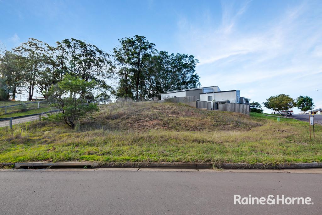 14 Binns St, Raymond Terrace, NSW 2324