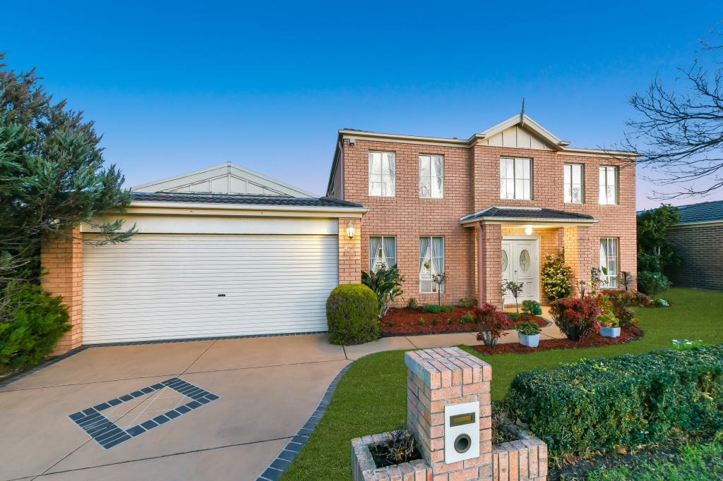 45 Robinswood Pde, Narre Warren South, VIC 3805