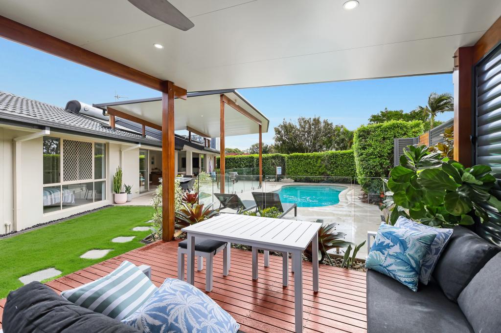 8 Beaconsfield Dr, Burleigh Waters, QLD 4220