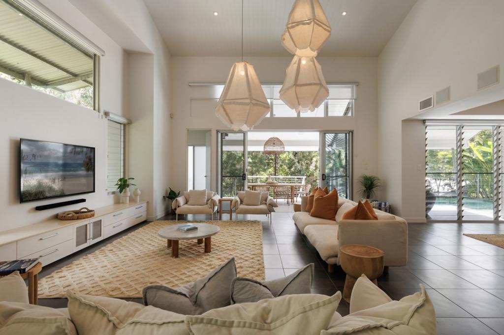 27 BANKSIA AVE, NOOSA HEADS, QLD 4567