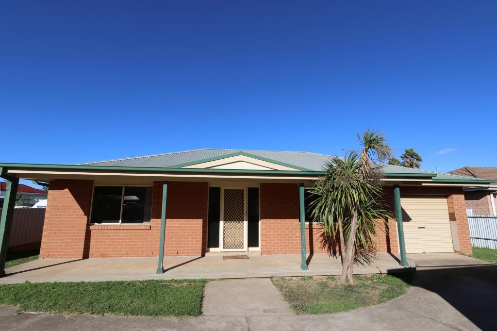 3/130 William St, Young, NSW 2594
