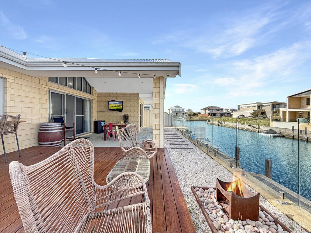 8 Bluemanna Dr, Wannanup, WA 6210