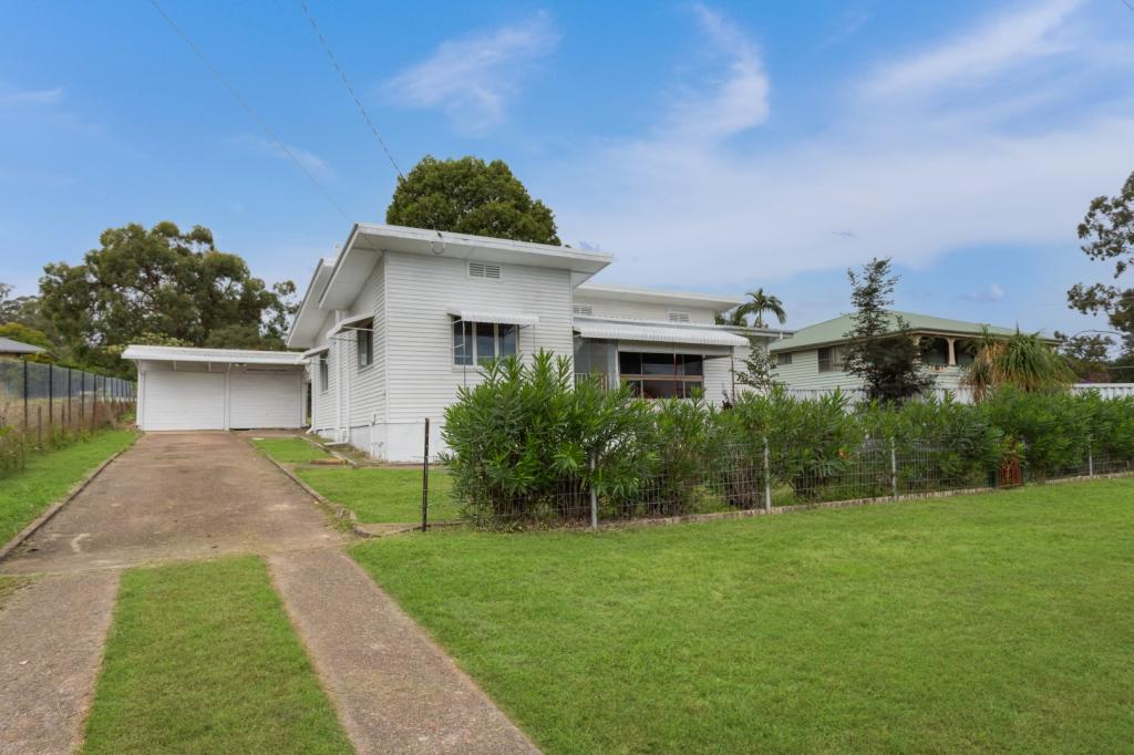 3 Duce St, Bundamba, QLD 4304