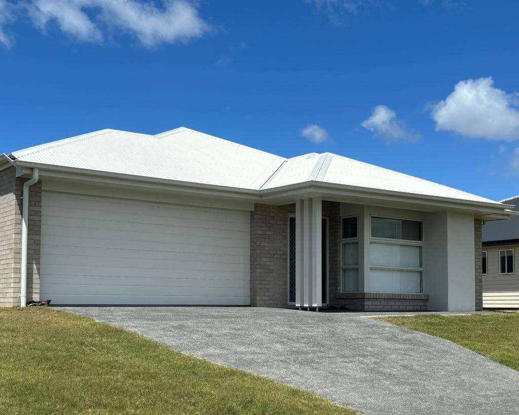 8 Hopbush St, Nikenbah, QLD 4655