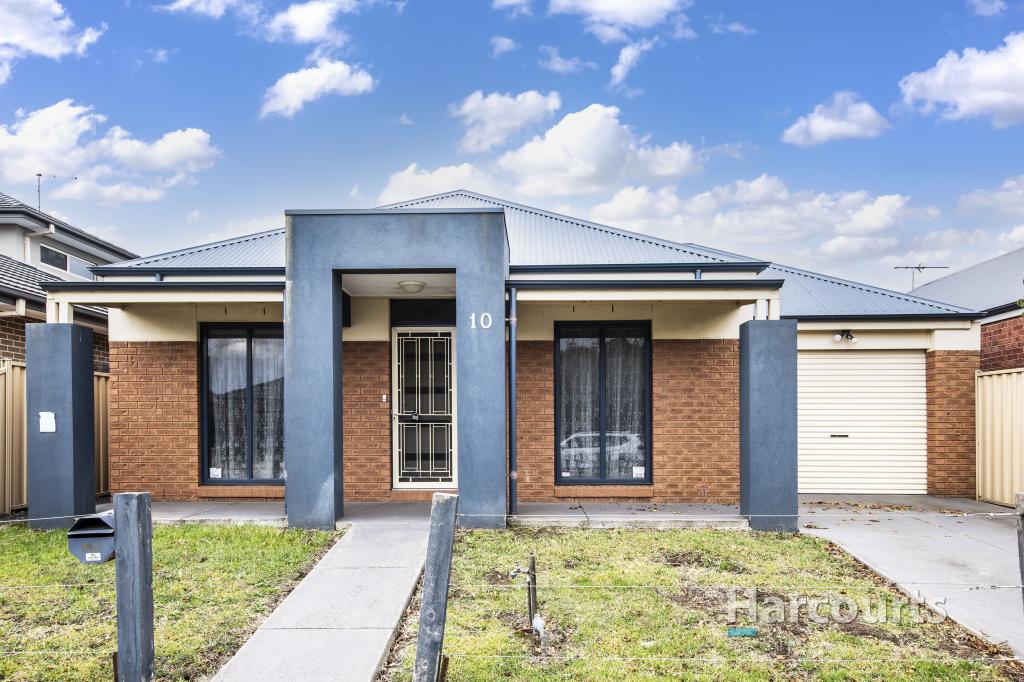 10 Beckett Cres, Caroline Springs, VIC 3023