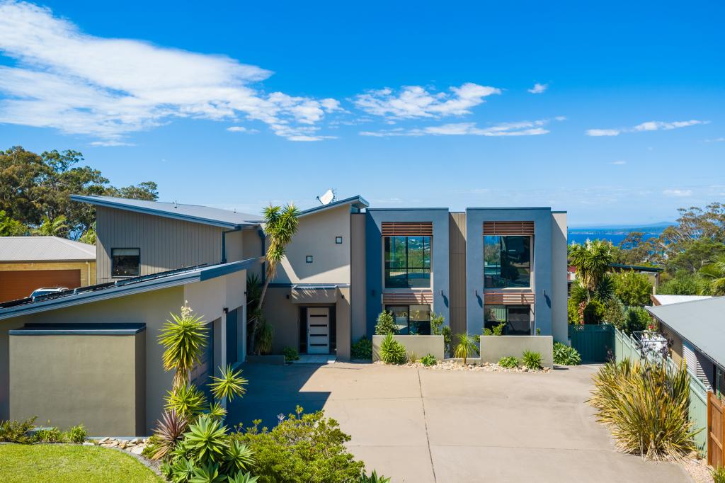 11 The Crest, Merimbula, NSW 2548