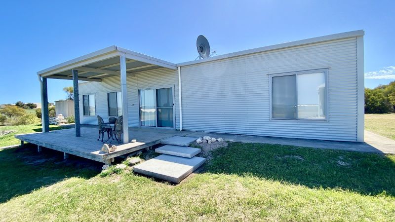 2 Meeinderry Dr, Perlubie, SA 5680