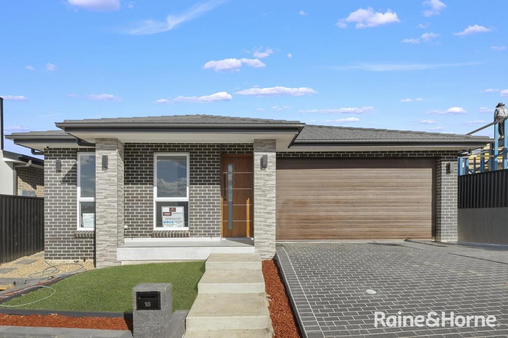 16 Meeson St, Claymore, NSW 2559