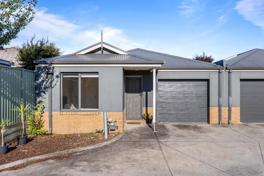 5/195a Yarrowee St, Sebastopol, VIC 3356