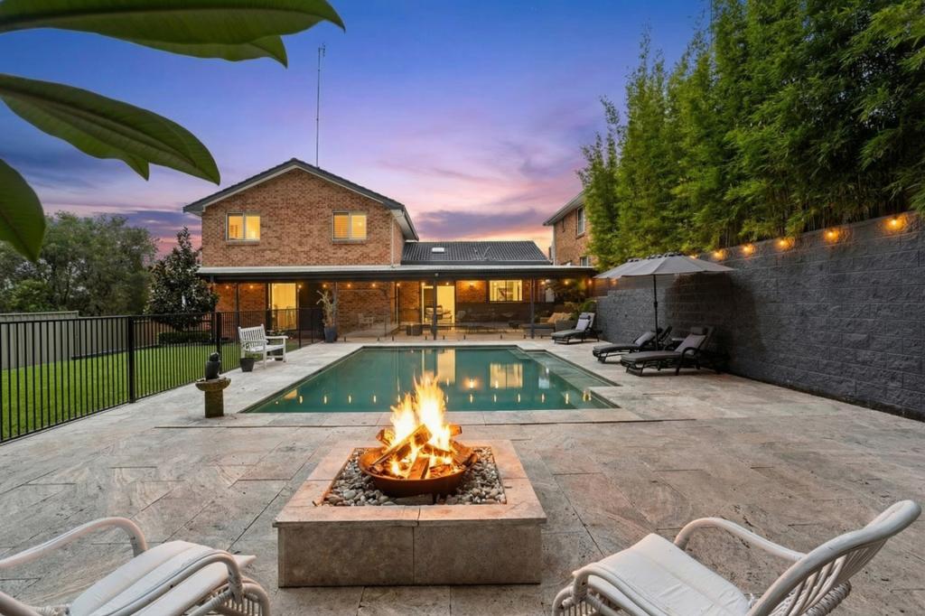 6 Blueberry Pl, Cordeaux Heights, NSW 2526