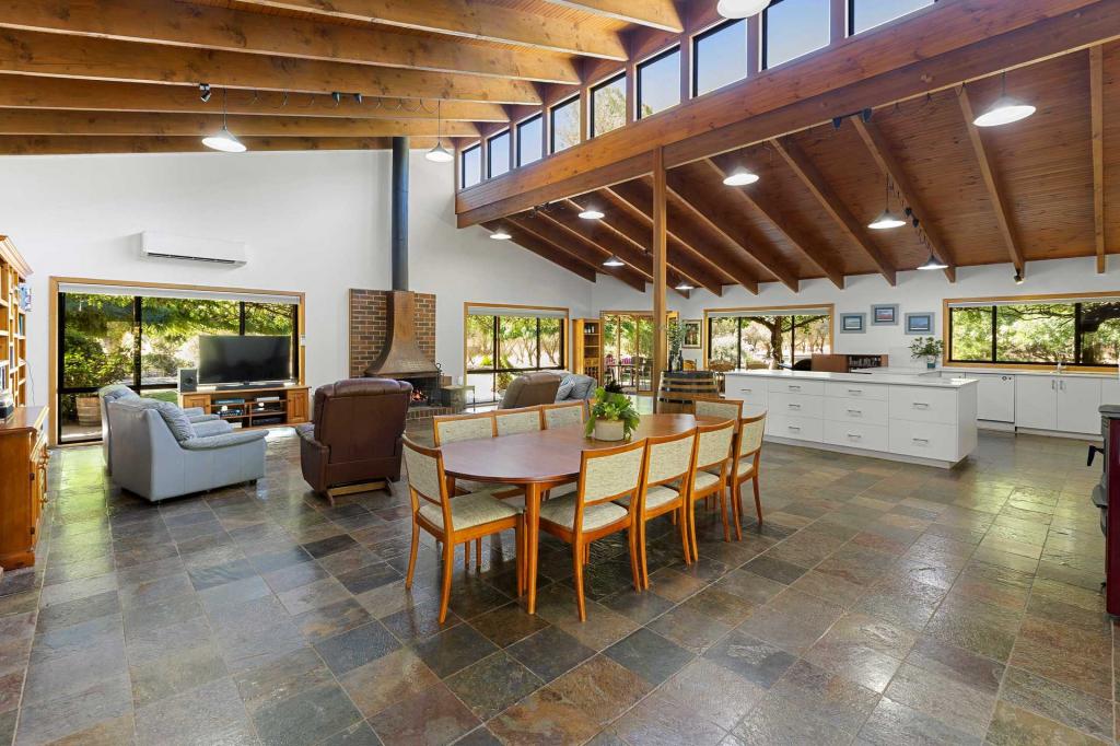 210 Walshs Rd, Goughs Bay, VIC 3723