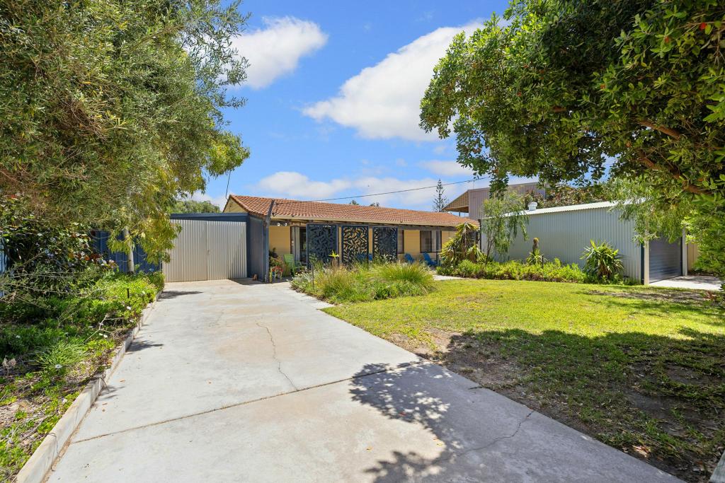 24 Beacon Rd, Lancelin, WA 6044